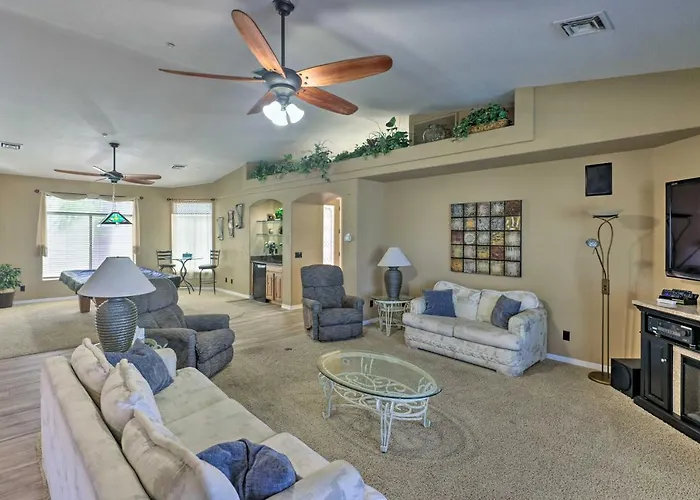 Holiday home Infinity Pool & Lake Views: Havasu Group Escape *