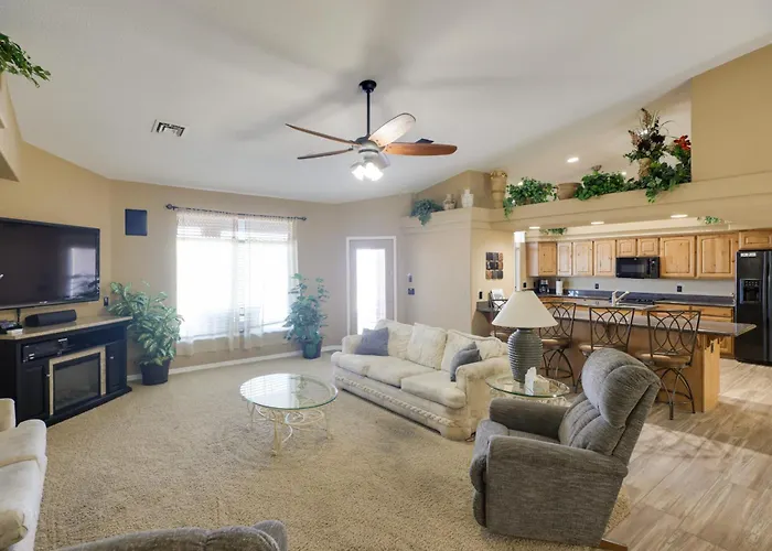 Infinity Pool & Lake Views: Havasu Group Escape Lake Havasu City