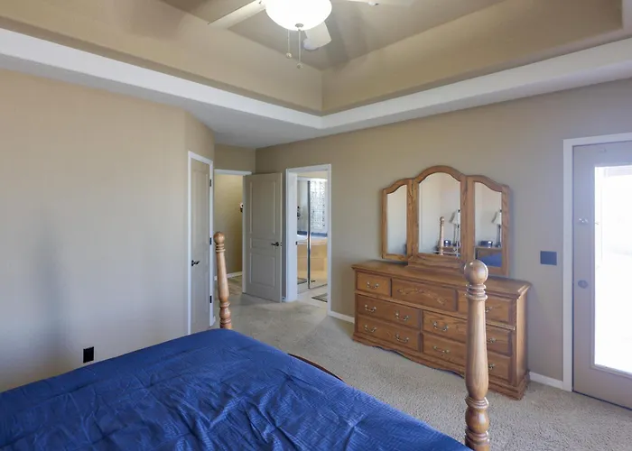 Holiday home Infinity Pool & Lake Views: Havasu Group Escape