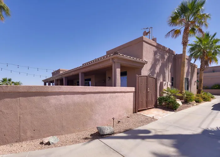 Holiday home Infinity Pool & Lake Views: Havasu Group Escape *